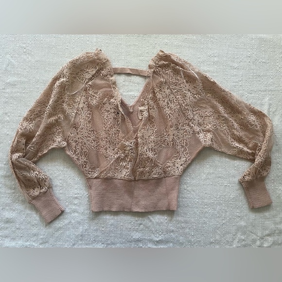 Lulu’s Open-back Sweater NWT - Picture 4 of 4